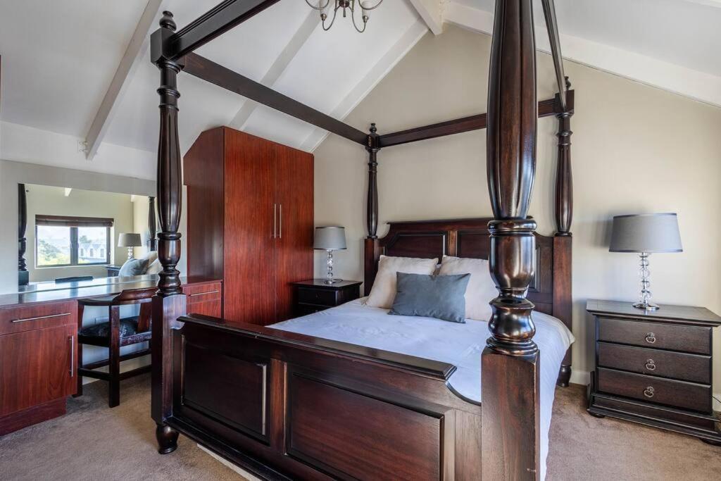 2 X Bedroom Loft Apartment! *